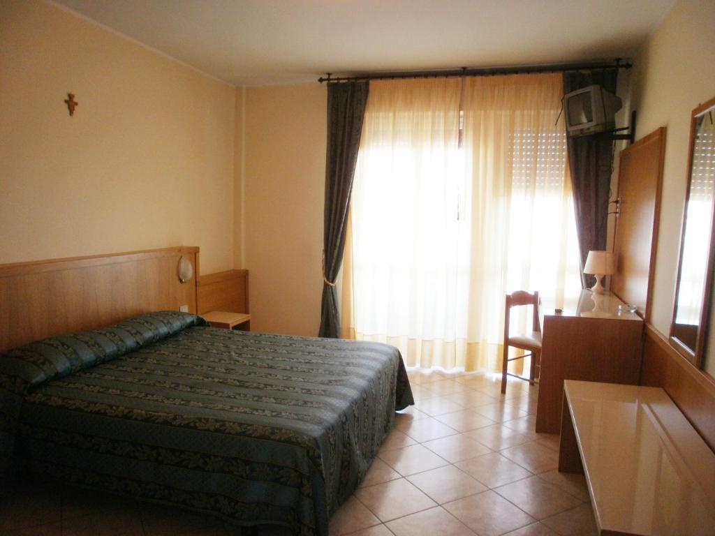 Hotel Manzoni Перуджа Номер фото